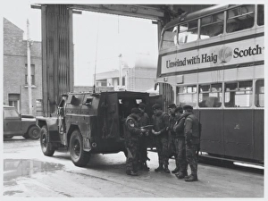 Northern Ireland - Senior NCO briefing his patrol Northern Ireland - Senior NCO briefing his patrol
