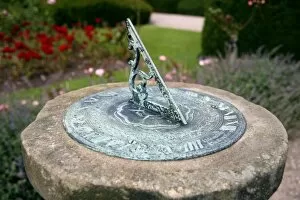 Images Dated 4th August 2007: Old sundial