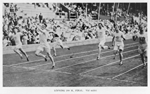 <b class=qtipBold><figcaption>OLYMPICS/1912/200M FINAL</figcaption></b><br>200 metre final: 1st - Craig, USA 2nd - Lippincott, USA 3rd - Applegarth, UK<br><em>© Mary Evans Picture Library</em> OLYMPICS/1912/200M FINAL