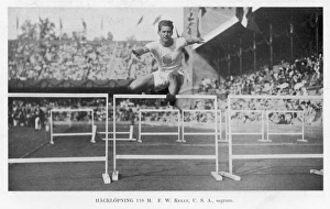 <b class=qtipBold><figcaption>Olympics/1912/Hurdles</figcaption></b><br>110 metre hurdles: FW Kelly, USA<br><em>© Mary Evans Picture Library</em> Olympics/1912/Hurdles