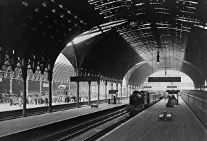 Paddington Station, London - Platform 5 Paddington Station, London - Platform 5