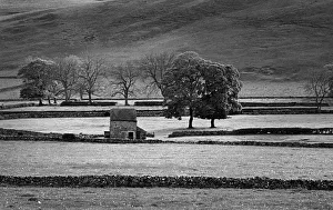 Peak District, Derbyshire, stone barn Peak District, Derbyshire, stone barn