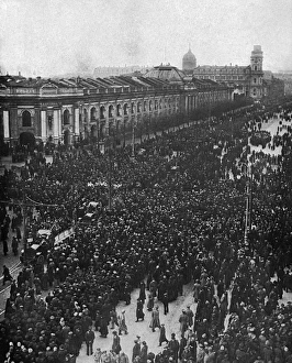 Russia Gallery: People in Nevski Prospekt, Petrograd, Russia