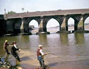 Pipe Gallery: People salmon netting at Bideford, Devon