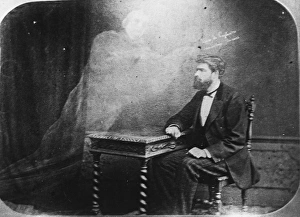 <b class=qtipBold><figcaption>Photo by Boursnell</figcaption></b><br>Image from a lantern slide used by Harry Price for illustrating spirit photography by Richard Boursnell (1832-1909). The sitter is unknown<br><em>© Mary Evans Picture Library 2015 - https://copyrighthub.org/s0/hub1/creation/maryevans/MaryEvansPictureID/10197431</em> Photo by Boursnell
