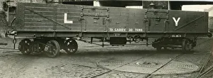 Photograph of 30 ton freight carriage, 31177 Photograph of 30 ton freight carriage, 31177