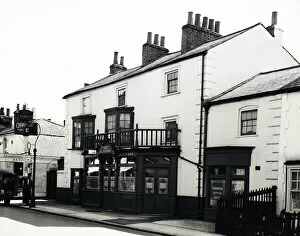 The National Brewery Centre Archives Collection: Photograph of Albion PH, East Molesey, Surrey
