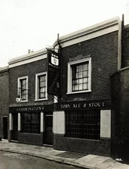 The National Brewery Centre Archives Collection: Photograph of Bedford Arms, Fulham, London