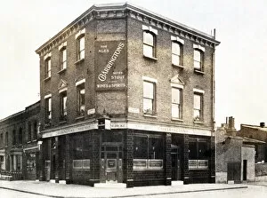 The National Brewery Centre Archives Collection: Photograph of Bolingbroke PH, Battersea, London