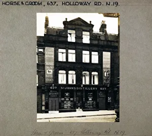 Holloway Gallery: Photograph of Horse & Groom PH, Upper Holloway, London