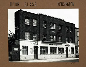 Photograph of Hour Glass PH, Kensington, London Photograph of Hour Glass PH, Kensington, London