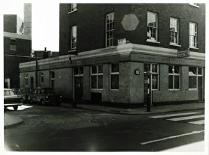 Holloway Gallery: Photograph of Queens Arms, Holloway, London