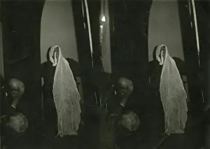 Investigation Gallery: Photograph of the Scottish medium Helen Duncan during sance