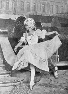 Phyllis Bedells in the Versailles sceve at the Alhambra Phyllis Bedells in the Versailles sceve at the Alhambra