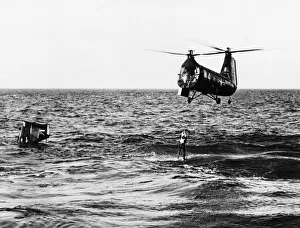 <b class=qtipBold><figcaption>Piasecki UH-25 Retriever</figcaption></b><br>Piasecki UH-25 Retriever Tandem Helicopter Date: 1950s<br><em>© aviation-images.com / Mary Evans Picture Library</em> Piasecki UH-25 Retriever