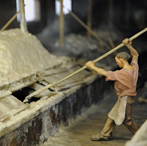 Plant for the production of evaporated salt pans Plant for the production of evaporated salt pans