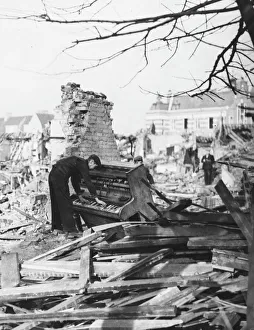 Playing a piano amid the destruction - The Blitz Playing a piano amid the destruction - The Blitz