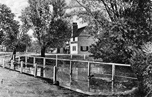 Plough Pond and Inn, Old Malden, SW London (Surrey) Plough Pond and Inn, Old Malden, SW London (Surrey)