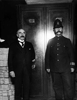 Police guard MP at 5, 000 slate club share out Police guard MP at 5, 000 slate club share out