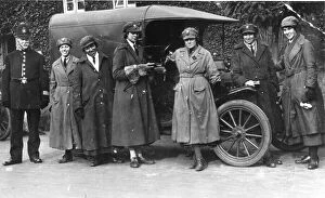 Drivers Gallery: Police sergeant with women in military uniform, WW1