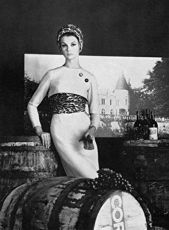 Polly Peck wool dress modelled by Jean Shrimpton 1961 Polly Peck wool dress modelled by Jean Shrimpton 1961