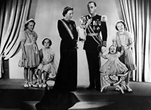 Beatrix Gallery: Queen Juliana of the Netherlands and children