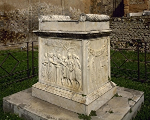 Roman Art. Italy. Pompeii. Altar of Vespasian, (69-79 CE). R Roman Art. Italy. Pompeii. Altar of Vespasian, (69-79 CE). R