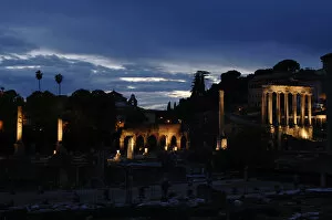 Images Dated 21st April 2009: Rome. Night view of the Roman Forum