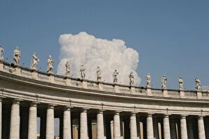 Images Dated 13th August 2005: Rome. Seat of St Peter (San Pietro). City of the Vatican