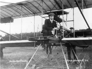 Prints of Geoffrey de Havilland and the 1910 aeroplane. Date: 1910 Aviation Prints: Geoffrey de Havilland and the 1910 Aeroplane Print