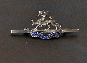 Images Dated 27th March 2011: Royal Berkshire Sweetheart brooch