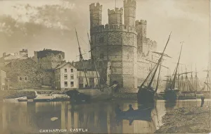 Sailing Boats & Castle, Carnarvon (Caernarfon), Caernarfonshire, Wales. Date: 1900s Sailing Boats & Castle, Carnarvon (Caernarfon), Caernarfonshire, Wales. Date: 1900s