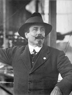 <b class=qtipBold><figcaption>Samuel Franklin Cody c 1910</figcaption></b><br>Samuel Franklin Cody. circa 1910. Date: 1910<br><em>© The Royal Aeronautical Society (National Aerospace Library) / Mary Evans Picture Library</em> Samuel Franklin Cody c 1910