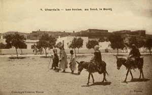 Ghardaia Collection: Schools near Bordj, Ghardaia