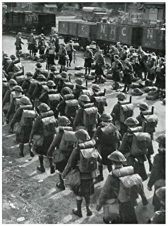 Scottish soldiers preparing to journey to France, Sept 1939 Scottish soldiers preparing to journey to France, Sept 1939