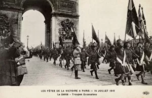 Marching Gallery: Scottish troops take part in Victory parade in Paris - WWI