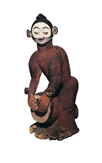 Sculptures Gallery: Sculpture with drum. Art of the Yaka people (Congo)