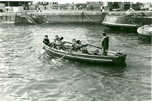 Life Jackets Gallery: Sea Scouts rowing whaler, London Docks