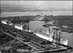 Docks Collection: Ships at Tilbury Docks