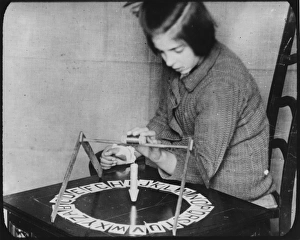 <b class=qtipBold><figcaption>Sideric Pendulum</figcaption></b><br>With the Sideric Pendulum you can learn the future and do all sorts of other amazing things.<br><em>© Mary Evans Picture Library 2015 - https://copyrighthub.org/s0/hub1/creation/maryevans/MaryEvansPictureID/10197227</em> Sideric Pendulum