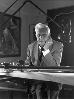 Board Gallery: Sir Barnes Wallis HonFRAeS at his drawing board