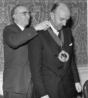 Sir George Edwards invested as President of the RAeS Sir George Edwards invested as President of the RAeS