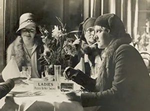Tobacco Gallery: No Smoking, Ladies