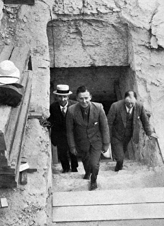 Sphere artist, Donald Macpherson at Luxor, 1924 Sphere artist, Donald Macpherson at Luxor, 1924