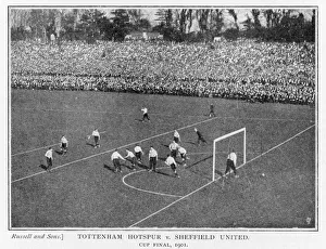 <b class=qtipBold><figcaption>Sport/Football/Specific</figcaption></b><br>TOTTENHAM HOTSPUR Vs SHEFFIELD UNITED. FA Cup Final 1901. Tottenham score in front of 110, 000 people at Selhurst Park.<br><em>© Mary Evans Picture Library</em> Sport/Football/Specific