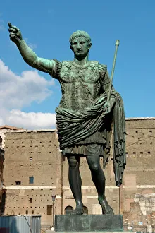 Statue of Emperor Augustus, Rome, Italy Statue of Emperor Augustus, Rome, Italy