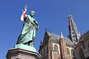 Statue of Laurens Janszoon Coster, Haarlem Statue of Laurens Janszoon Coster, Haarlem