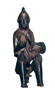 Sculptures Gallery: Statue of motherhood