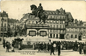 Statue de Napol鯮 & Place de l Hotel de Ville Statue de Napol鯮 & Place de l Hotel de Ville