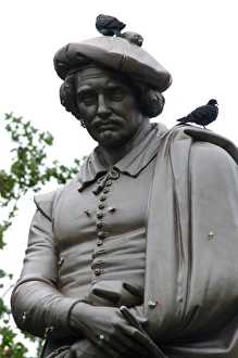 Statue of Rembrandt (1606-1669) by Louis Royer. Amsterdam Statue of Rembrandt (1606-1669) by Louis Royer. Amsterdam
